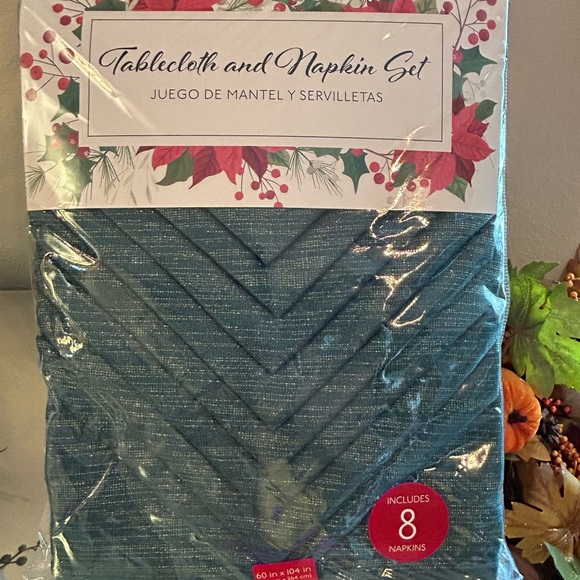 Tablecloth and napkin set - Picture 1 of 2